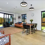 Latimer Central - Christchurch Holiday Homes